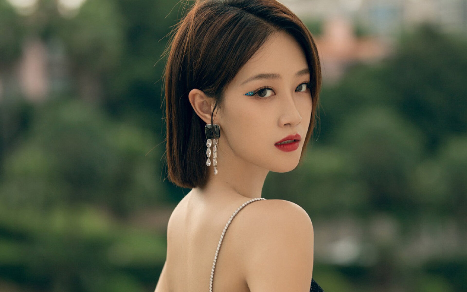 爱游戏娱乐网址-拜仁慕尼黑持续高奏凯歌，德甲争冠大热门