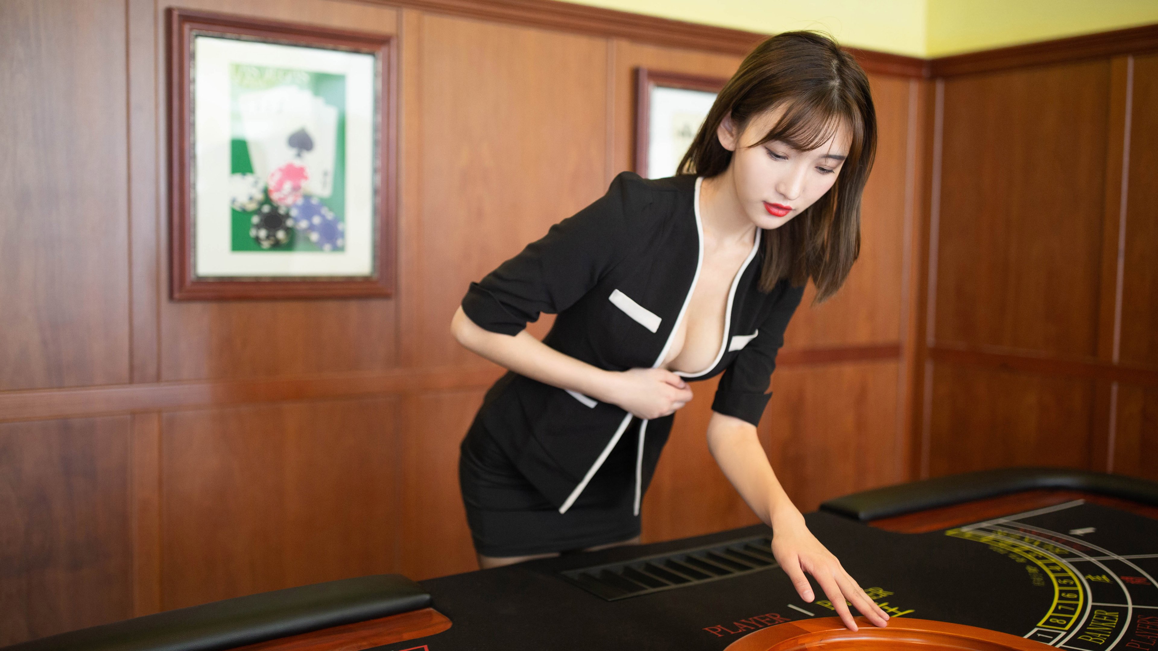 主帅换人反超时机把握对士气与局势的即时作用，主帅更迭、失去最佳拍档