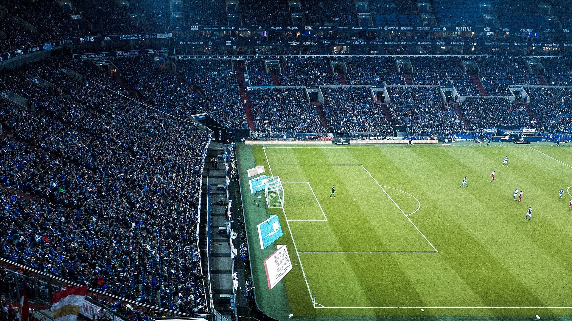 爱游戏登录入口-皇马领跑西甲，巴萨紧追在后，争冠进入白热化，1314西甲皇马vs巴萨